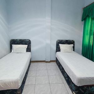 Kamar kembar standard